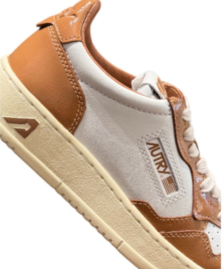 AULW()RT02LEA PAT_3_P